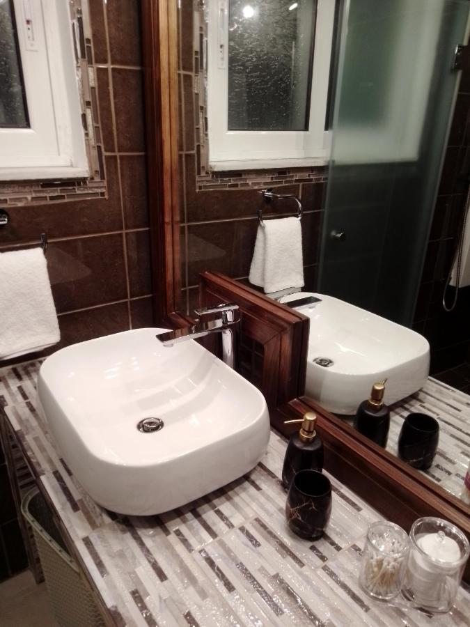 Precious Apartment Corinth エクステリア 写真